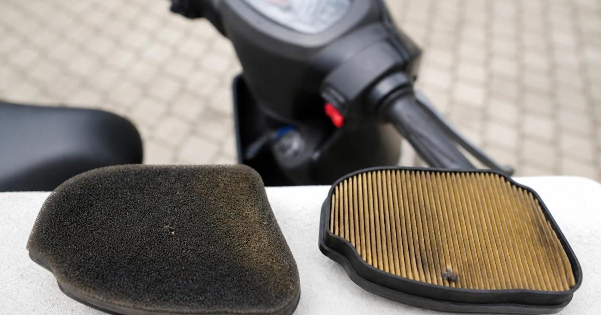 Filtre à air mousse vs papier sur 50cc urbain : démontage à 3 000 km, photos comparatives