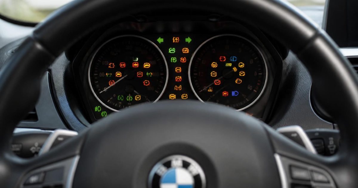 Voyant Série 1 BMW, ce que chaque alerte veut dire sur le tableau de bord
