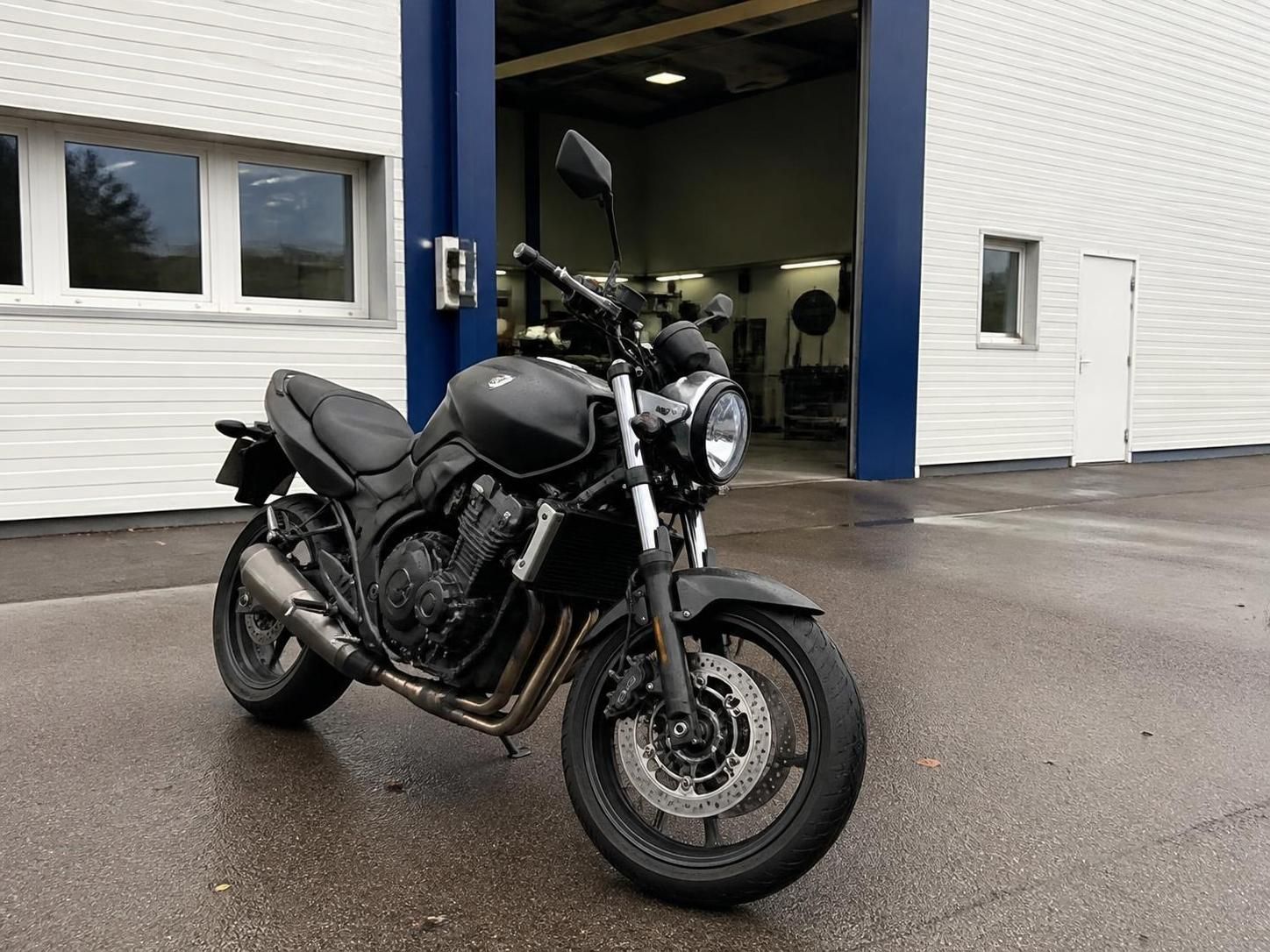 découvrez la jurisprudence 2025 essentielle sur la vente d'une moto sans contrôle technique après 6 mois, une information rarement mentionnée mais cruciale pour les vendeurs.